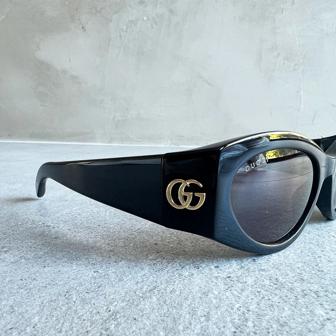 Gucci GG1401S, GGC Oval Wrap Black