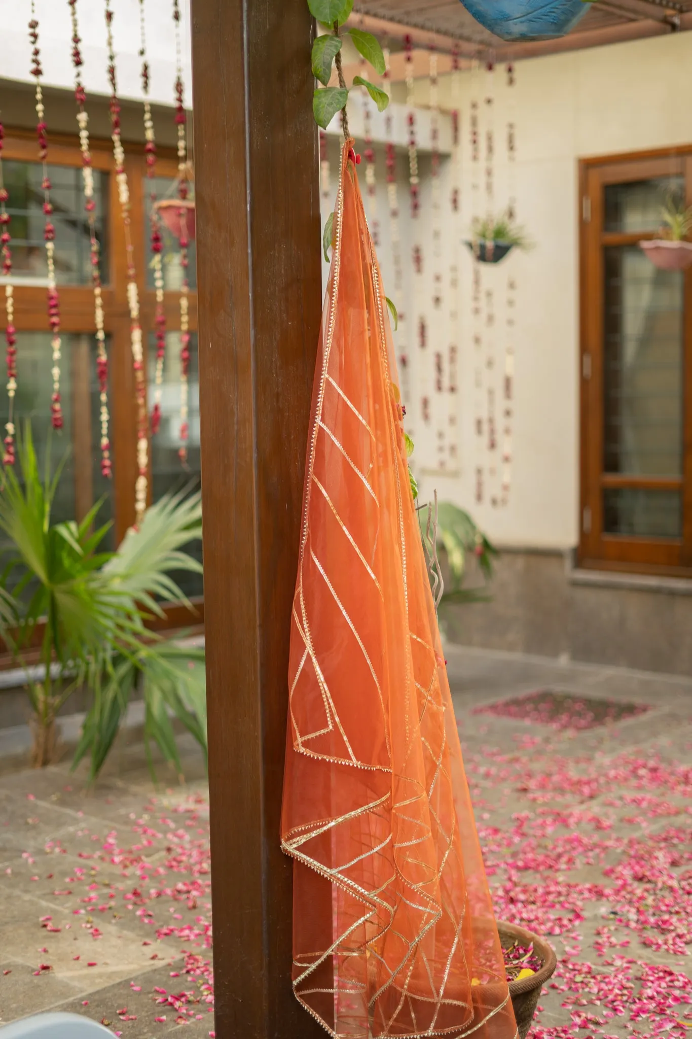 RAANI (Frock & Dupatta)